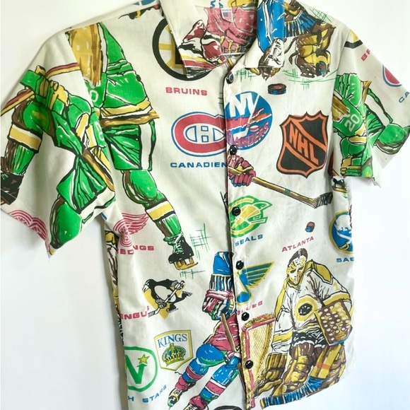NHL early teams UPCYCLED ORIGINAL button down T-shirt - Picture 5 of 6